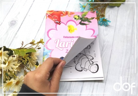 CADERNO TIPO REVISTA - CAPA COLORIDO - IMPRESSÃO INTERNA PRETO E BRANCO CADERNO DE COLORIR