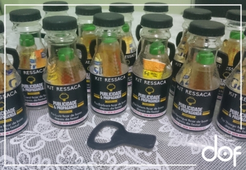 (kit ressaca garrafinha - adesivo vinil personalizado) KIT RESSACA